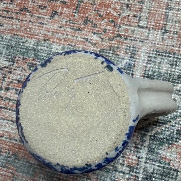 Artist Signed Blue & White Spongeware Barrow House Inn St. Francisville LA Mug - Picture 9 of 14